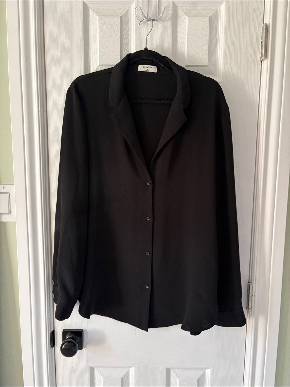 Aritzia Babaton black button up - size large